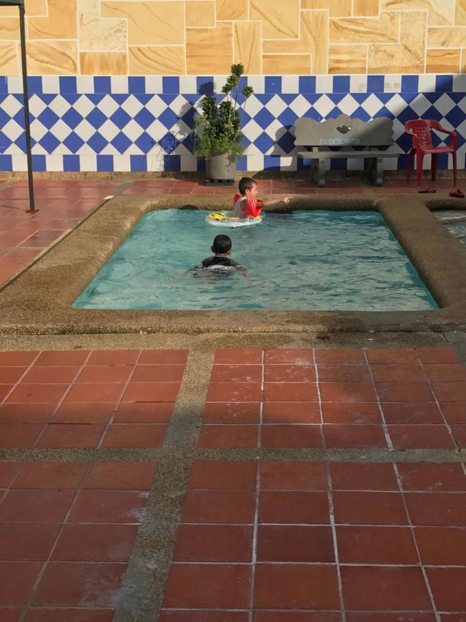 Hotel Y Balneario El Descanso Villavicencio Buitenkant foto